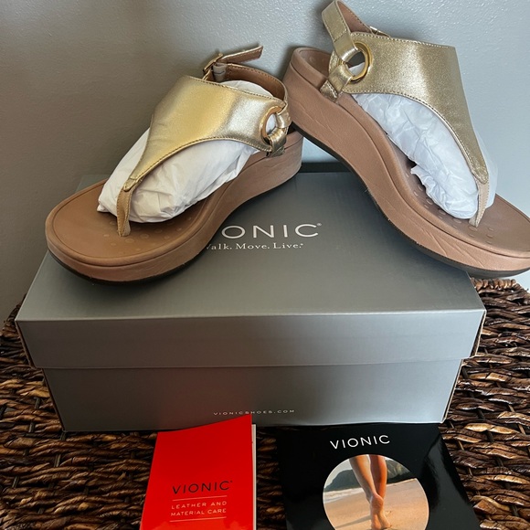 Size 7 (wide) Vionic Gold sandals. - Picture 11 of 11